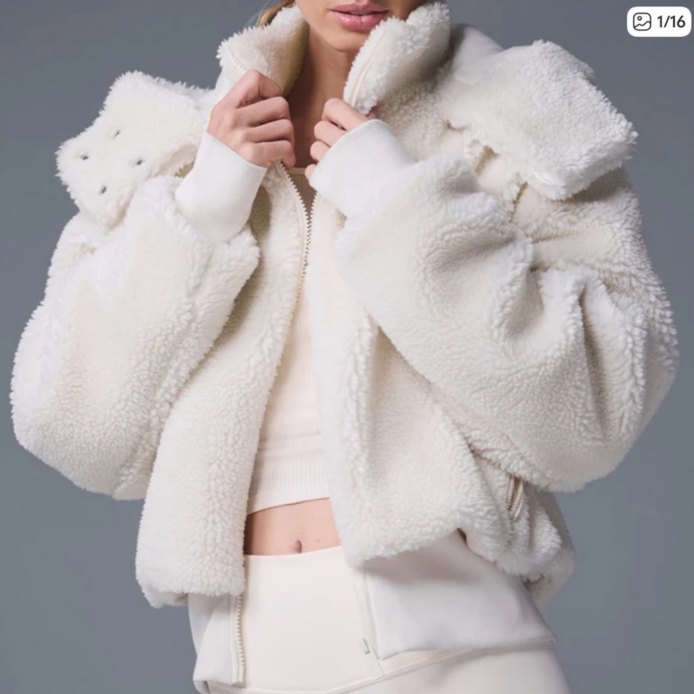 ALO Yoga Cream Foxy Sherpa Jacket
